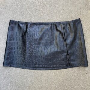 SHEIN Sxy faux leather micro mini skirt